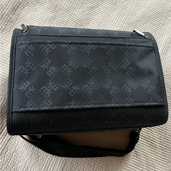 Mary Kay Travel bags - Picture 5 of 12
